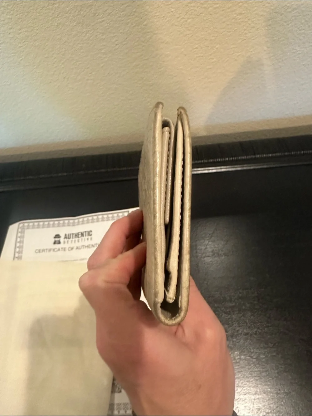 Gucci Embossed GG Leather Long Wallet in off-white with COA and Dust Bag - Picture 4 of 8
